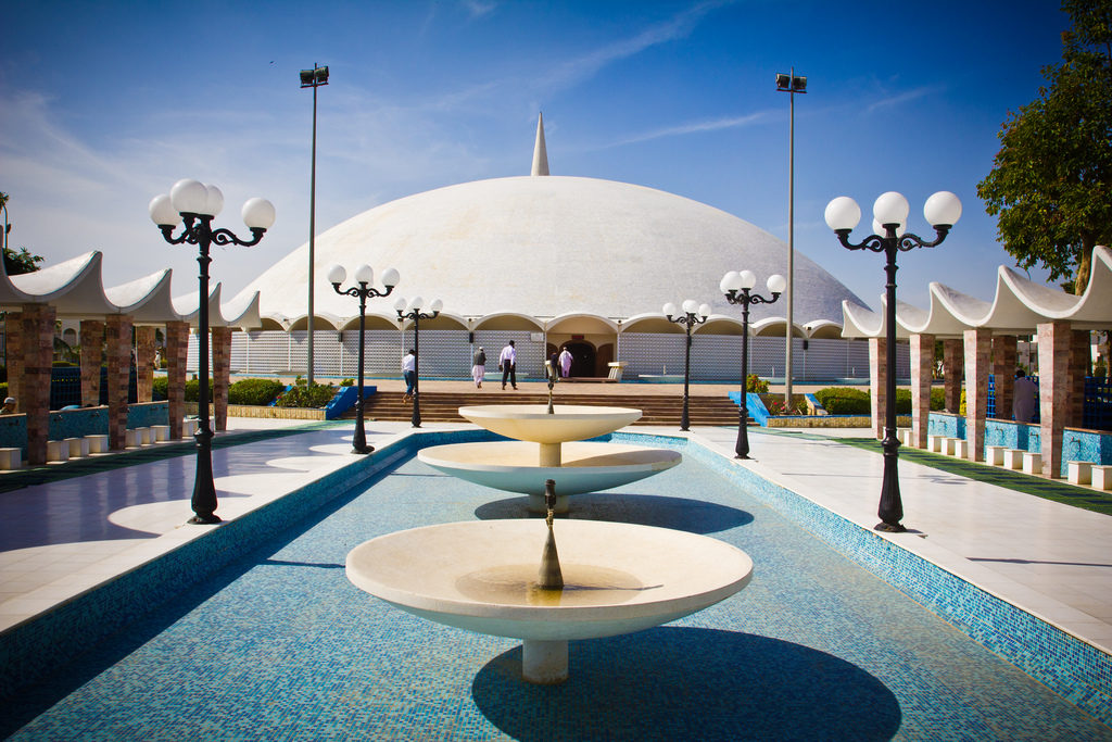 Masjid-e-Tooba (Gol Masjid)