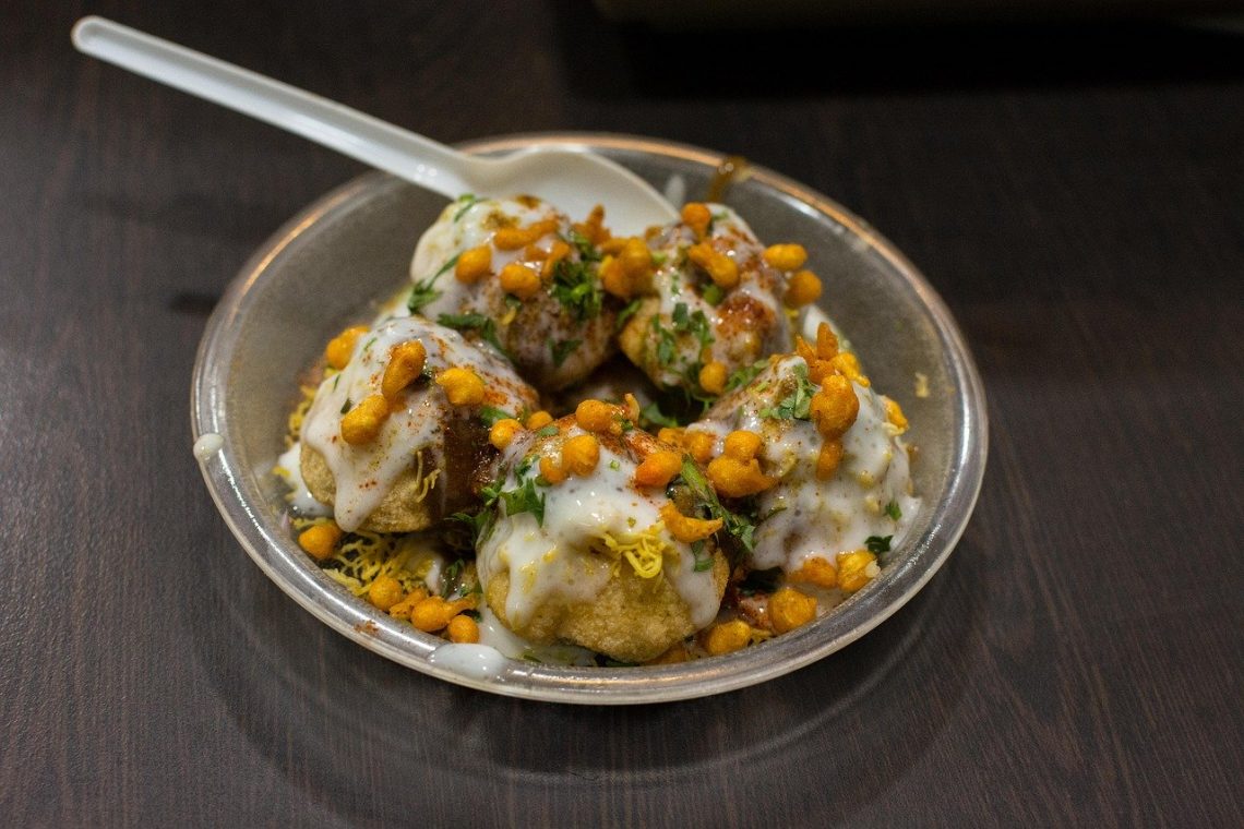10 Best Street Foods of India From 7 Different States | Tripfore